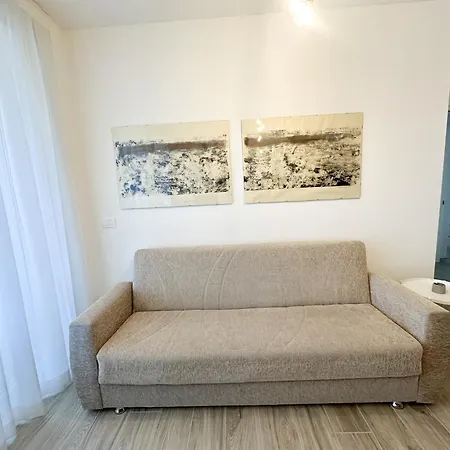 Airone Mare, Piscina E Parcheggio Privato Apartman